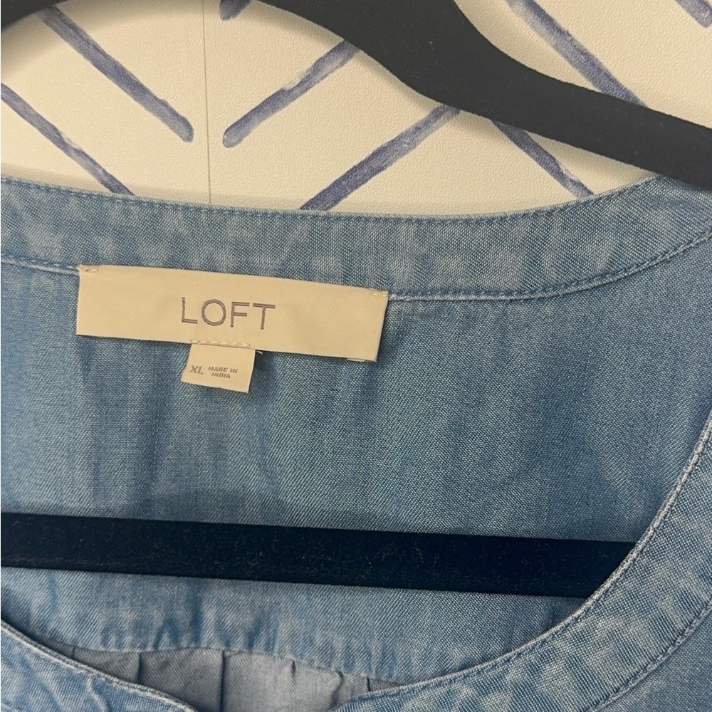 LOFT Chambray Cap Sleeve Ruffle top Xl - Picture 4 of 5